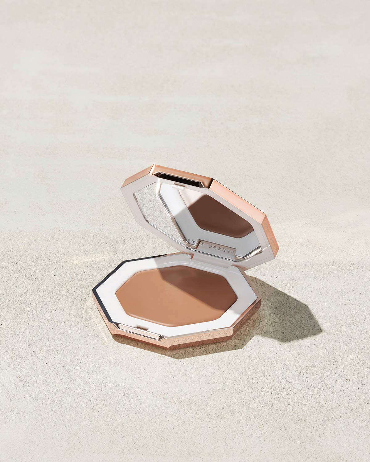 Cheeks Out Freestyle Bronceador en Crema