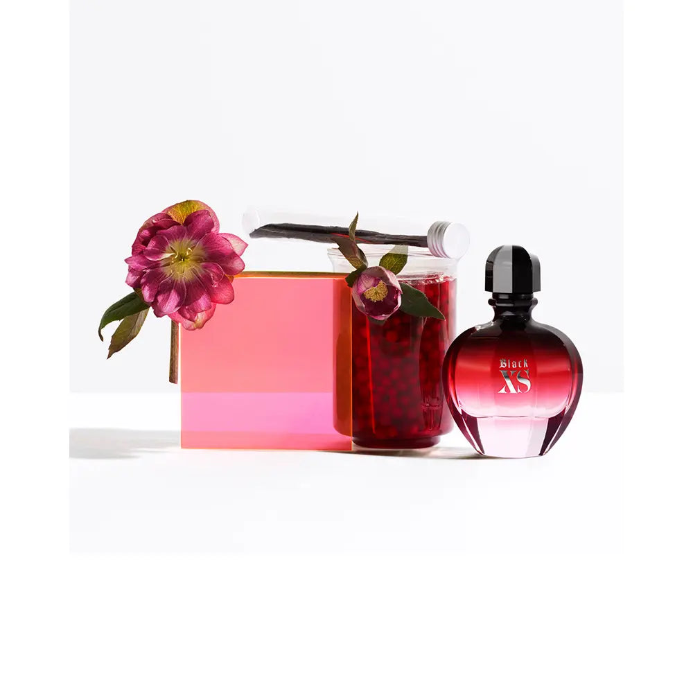 Black XS for Her – sensualidad frutal oscura