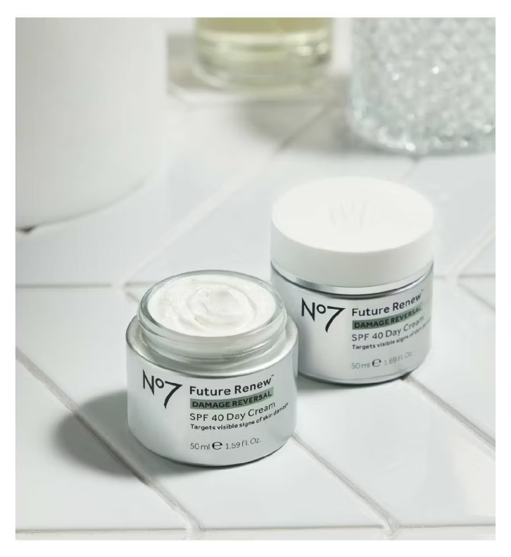 Crema de Día Future Renew Damage Reversal SPF40