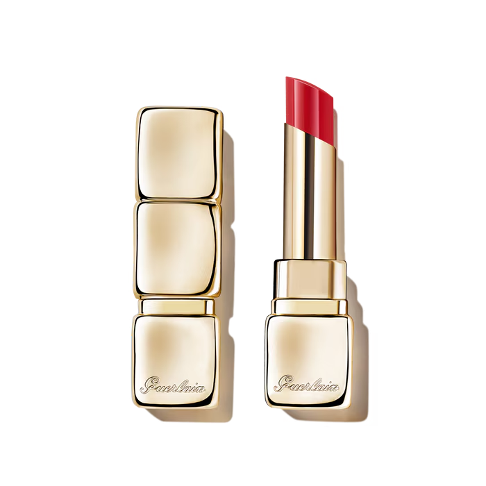 Barra de labios brillante con un 95 % de ingredientes derivados de la naturaleza