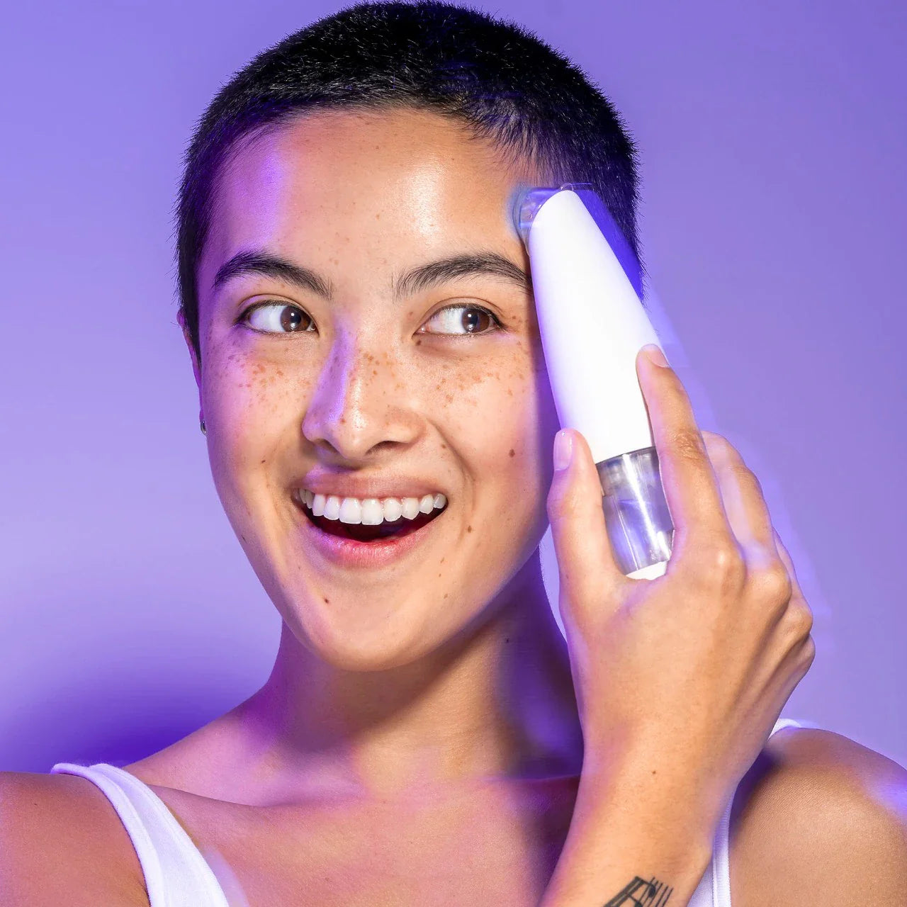 GLOfacial Hydro-Infusion Herramienta Limpiadora de Poros + Luz LED Azul