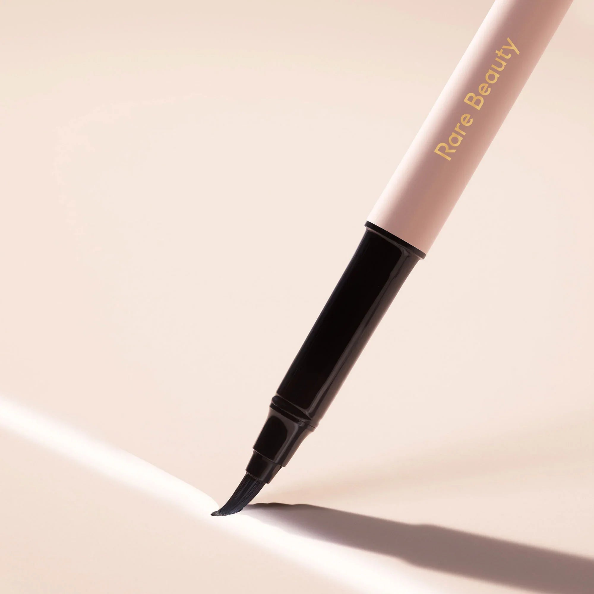 Perfect Strokes – Delineador Líquido Mate