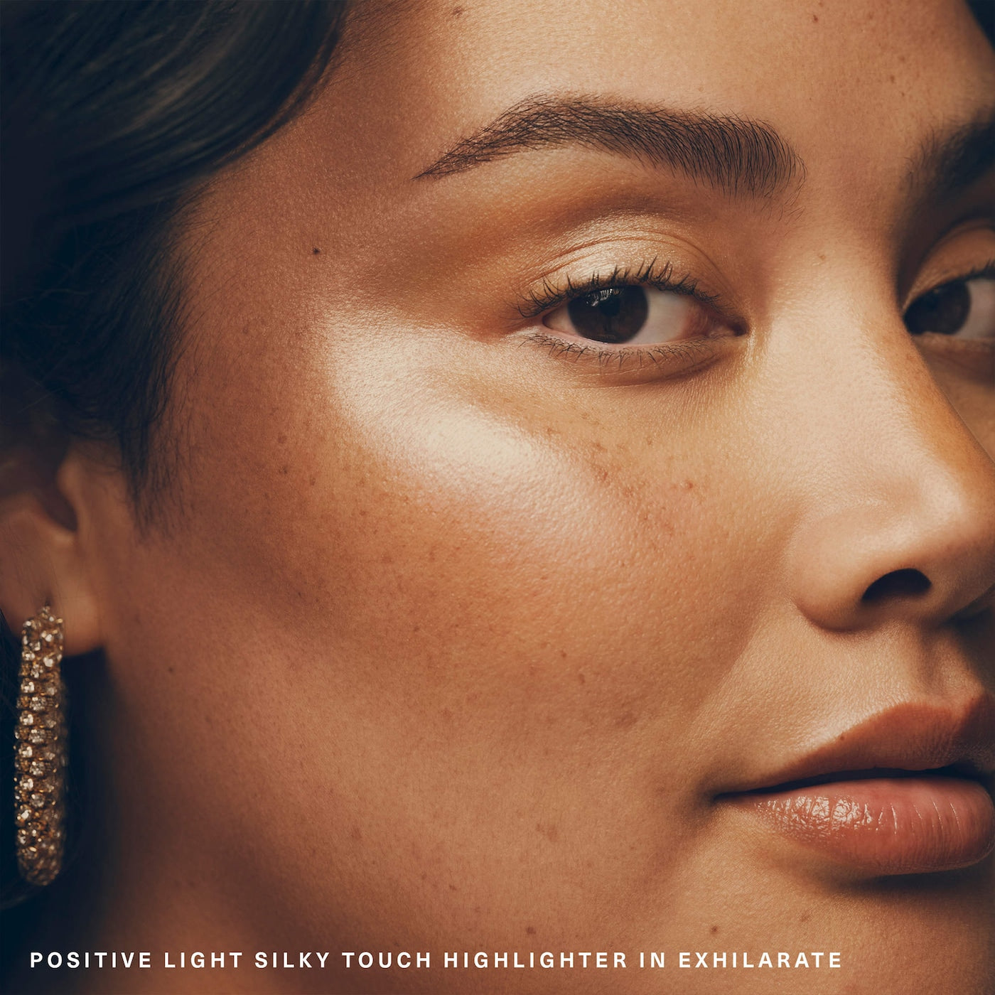 Positive Light – Iluminador de Acabado Sedoso