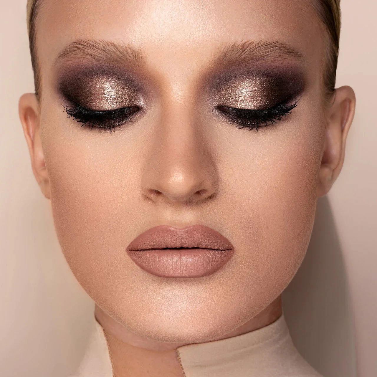 I Need a Nude Eyeshadow Palette – Paleta de tonos neutros universales