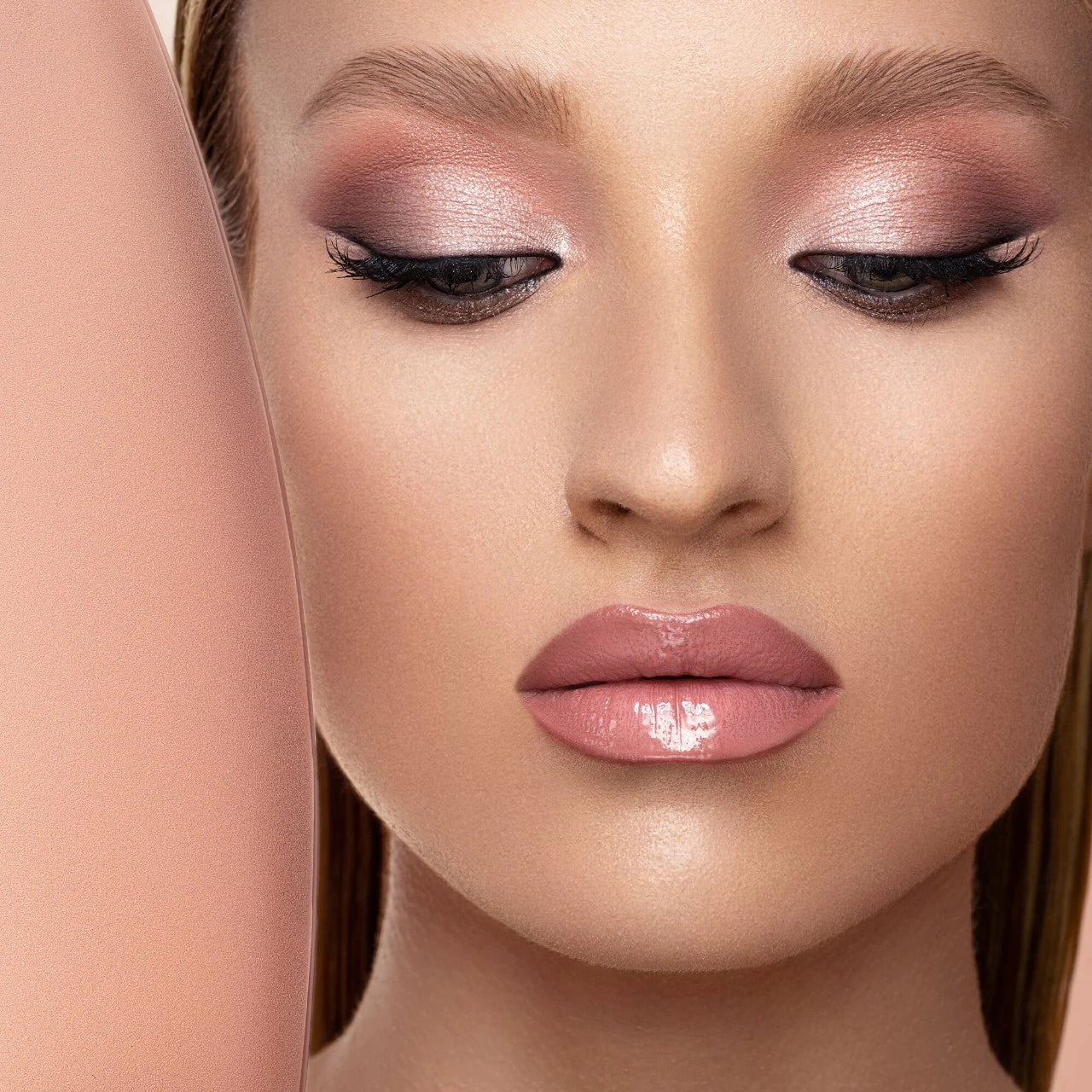 I Need a Nude Eyeshadow Palette – Paleta de tonos neutros universales