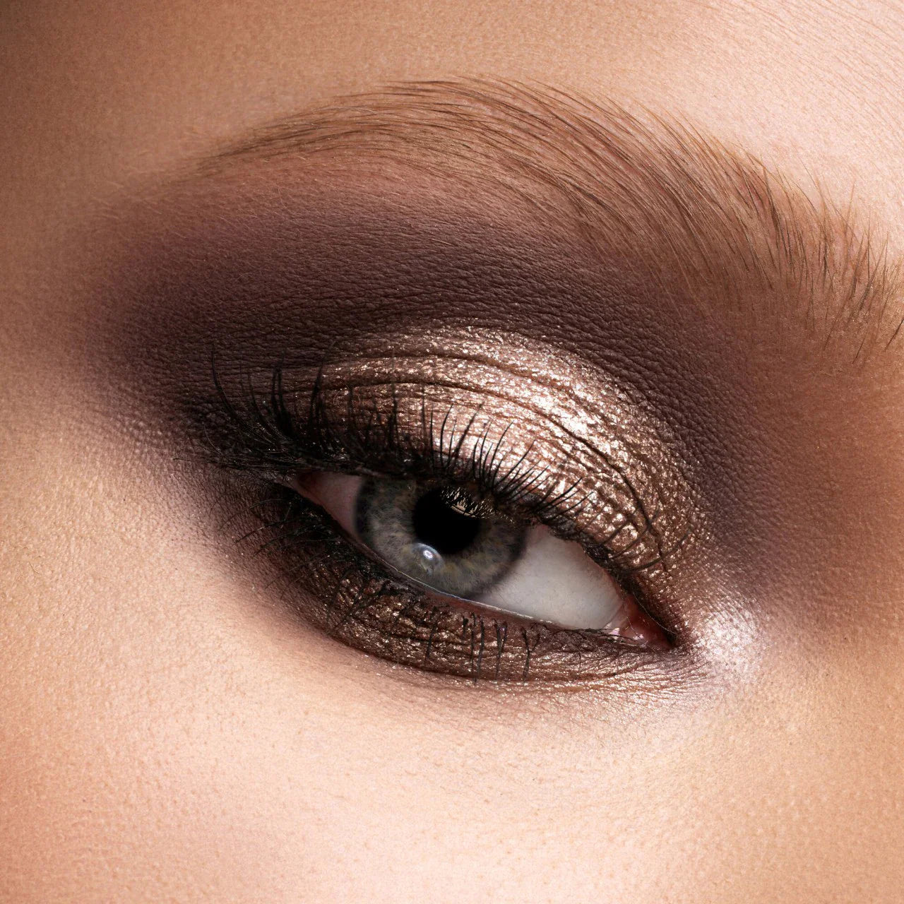 I Need a Nude Eyeshadow Palette – Paleta de tonos neutros universales