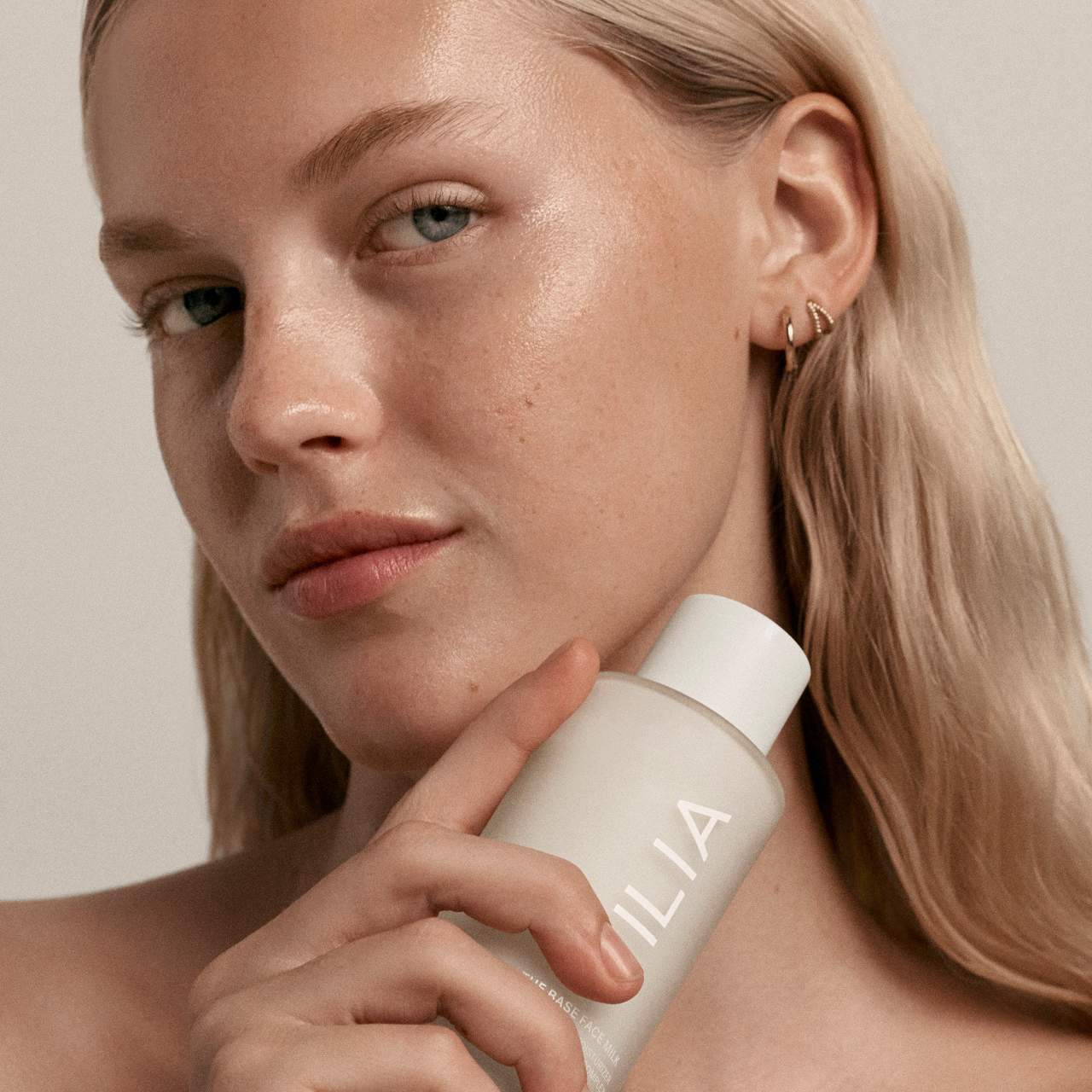 Mini The Base Face Milk – Esencia hidratante y crema ligera con ácido hialurónico